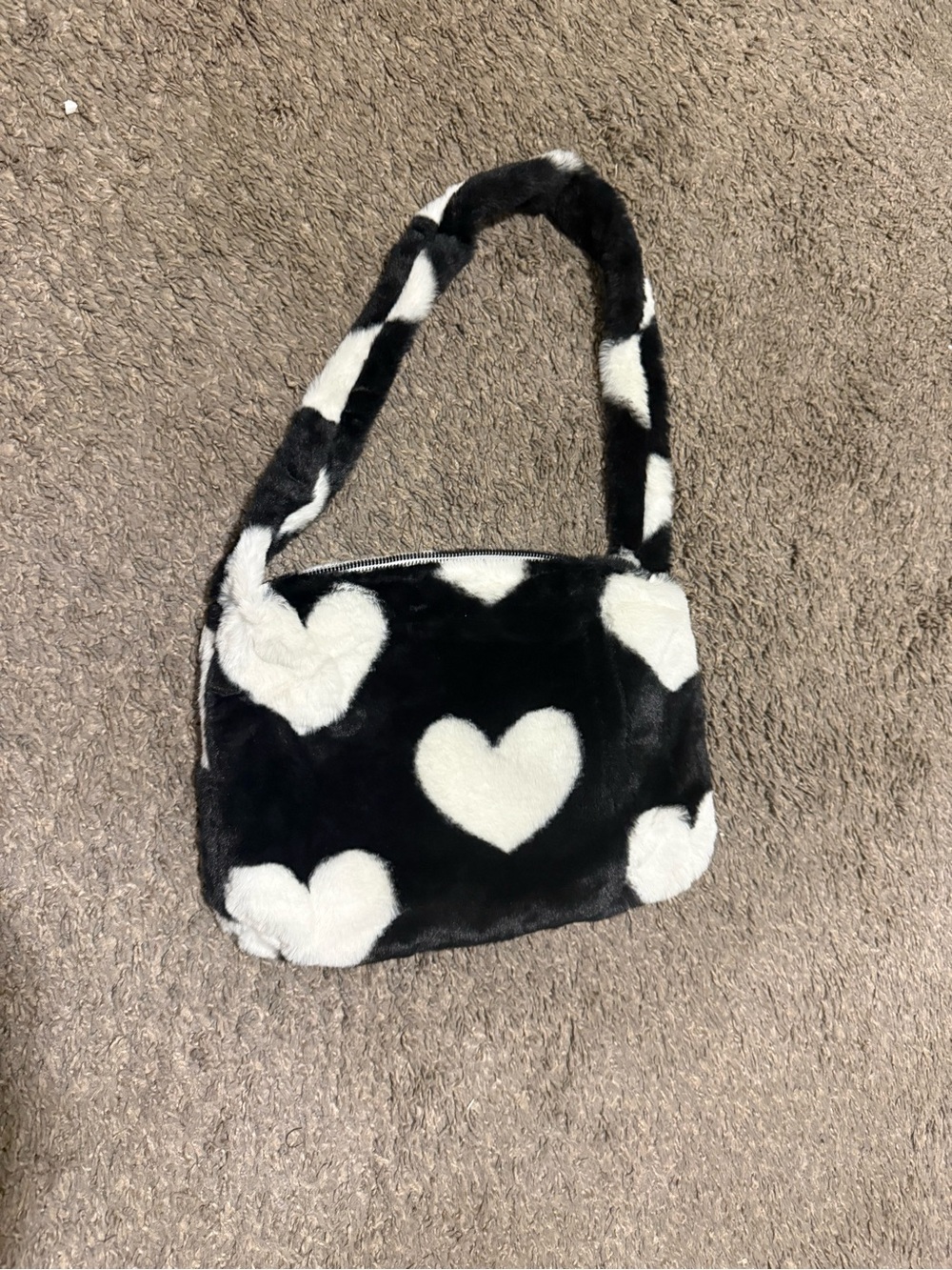 NWOT furry/fuzzy black & white heart handbag